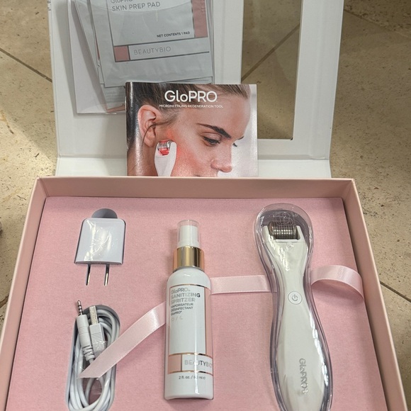 GloPRO MicroNeedling Tool with Stand - Picture 3 of 3